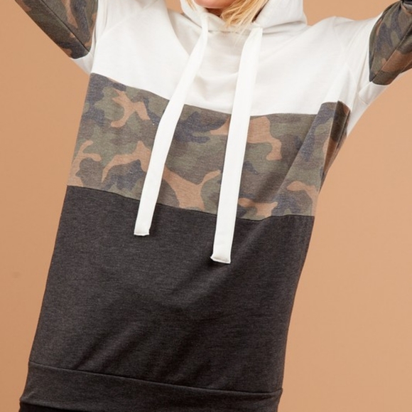 LAST 1! Camo colorblock hoodie tunic top - Picture 5 of 5